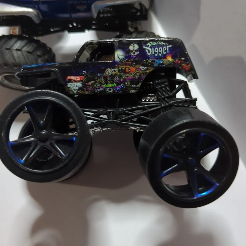 5 Grave Digger Monster Trucks Green Black Blue Silver Hot Wheels Push N Go